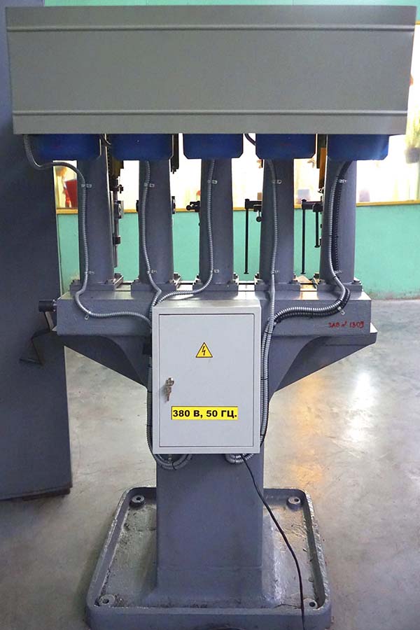 Задній вигляд свердлильного верстата СВ-20